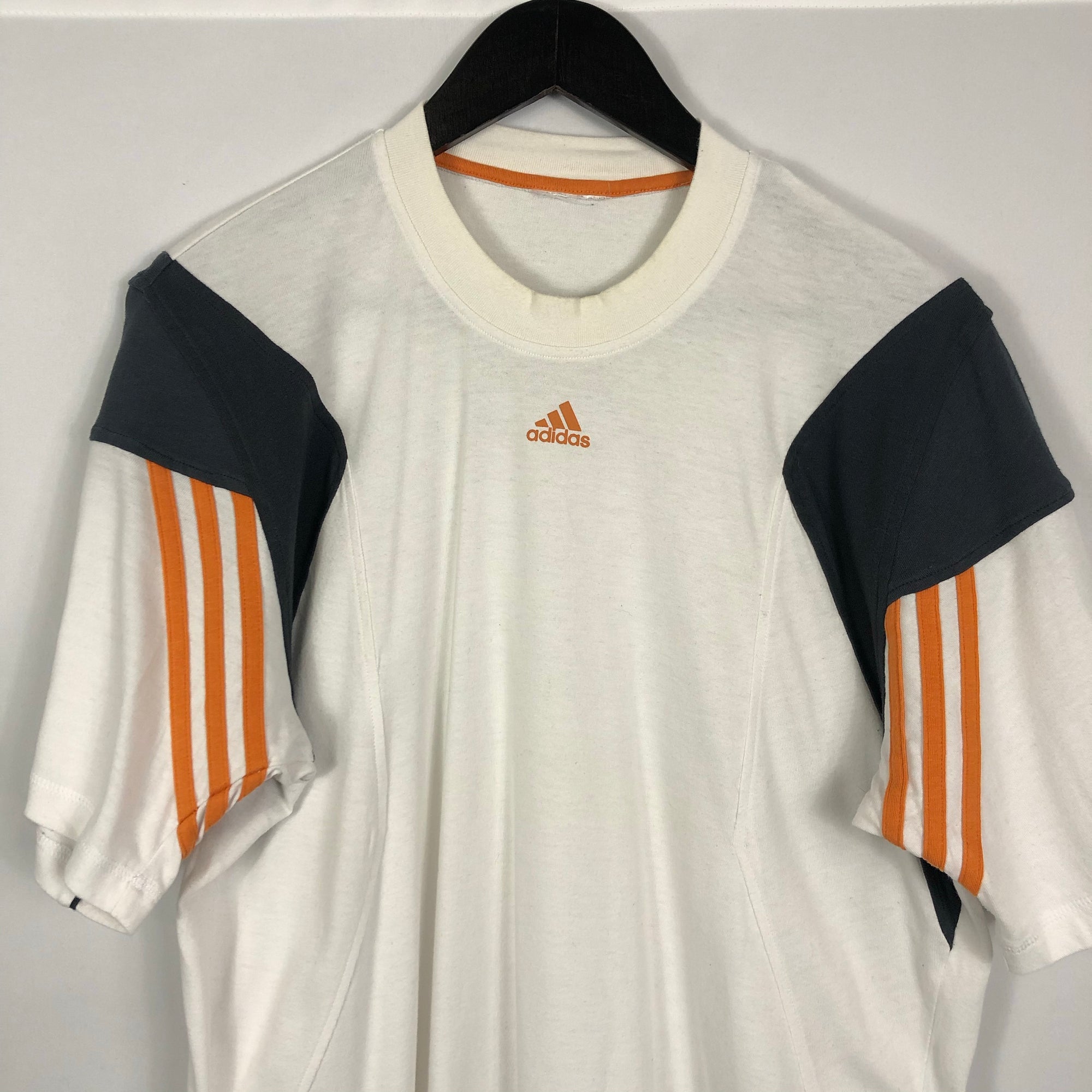 VINTAGE ADIDAS TEE  IN WHITE, ORANGE & NAVY - Medium